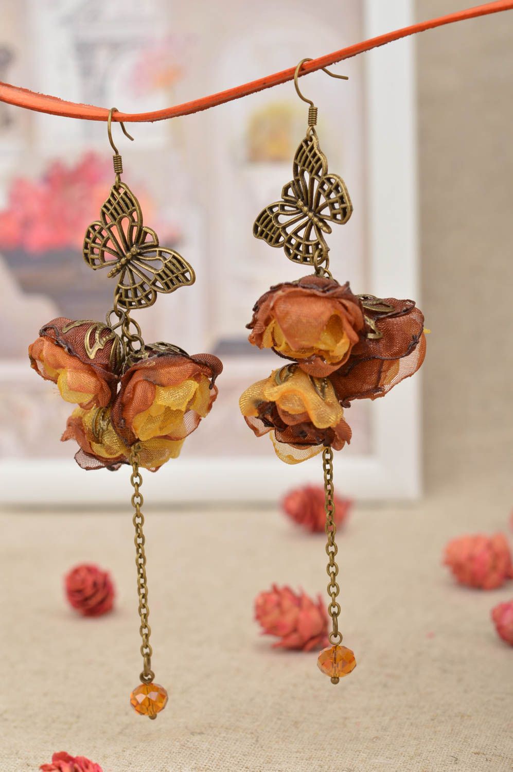 Шифоновые серьги в виде цветов ручной работы нарядные красивые Бабочки кофейные фото 1