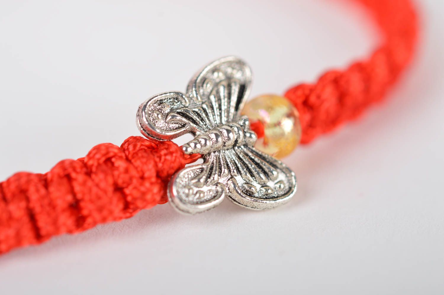 Браслет ручной работы красный браслет с бабочкой модная бижутерия необычный фото 4