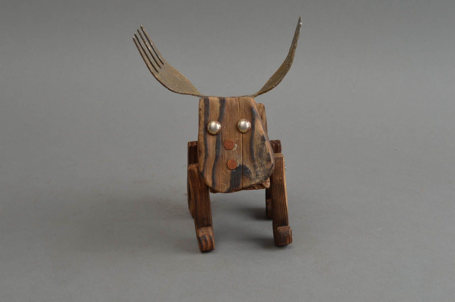 Figurine décorative faite main originale en bois et métal en forme d'élan photo 4