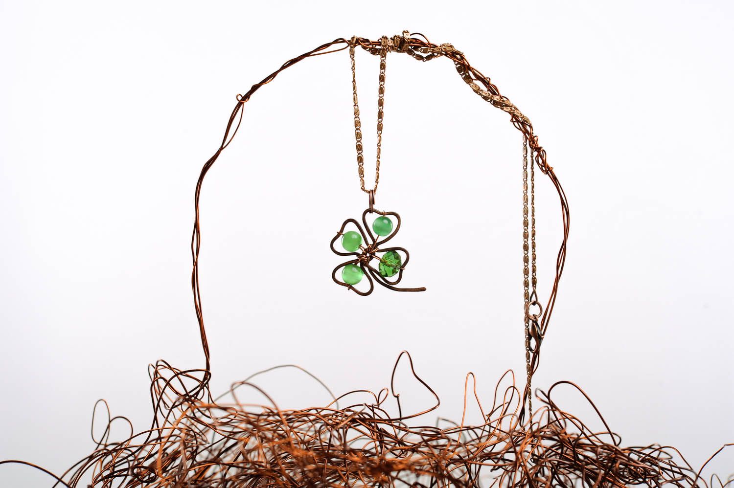Pendant with Natural Stone Clover photo 2