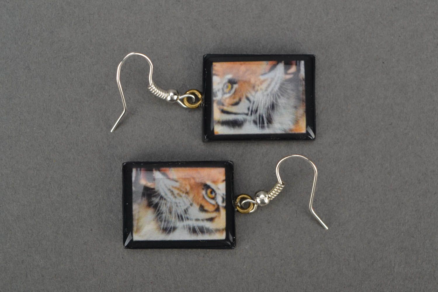 Earrings with rectangular pendants photo 4