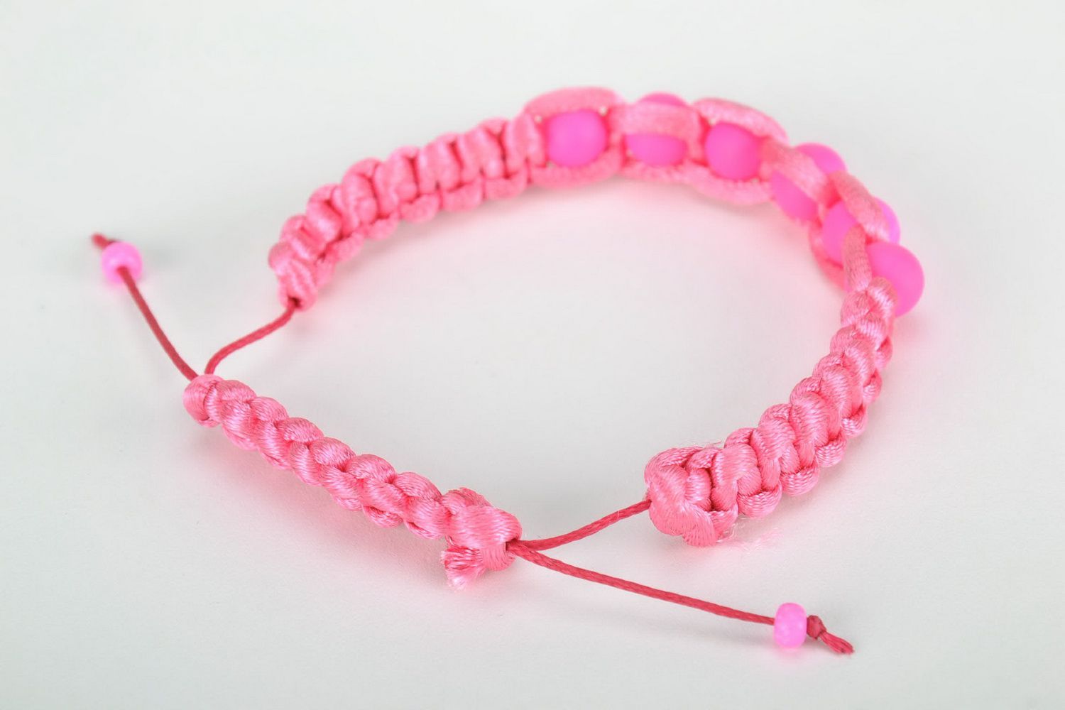 Bracelet fait main original de couleur rose photo 3