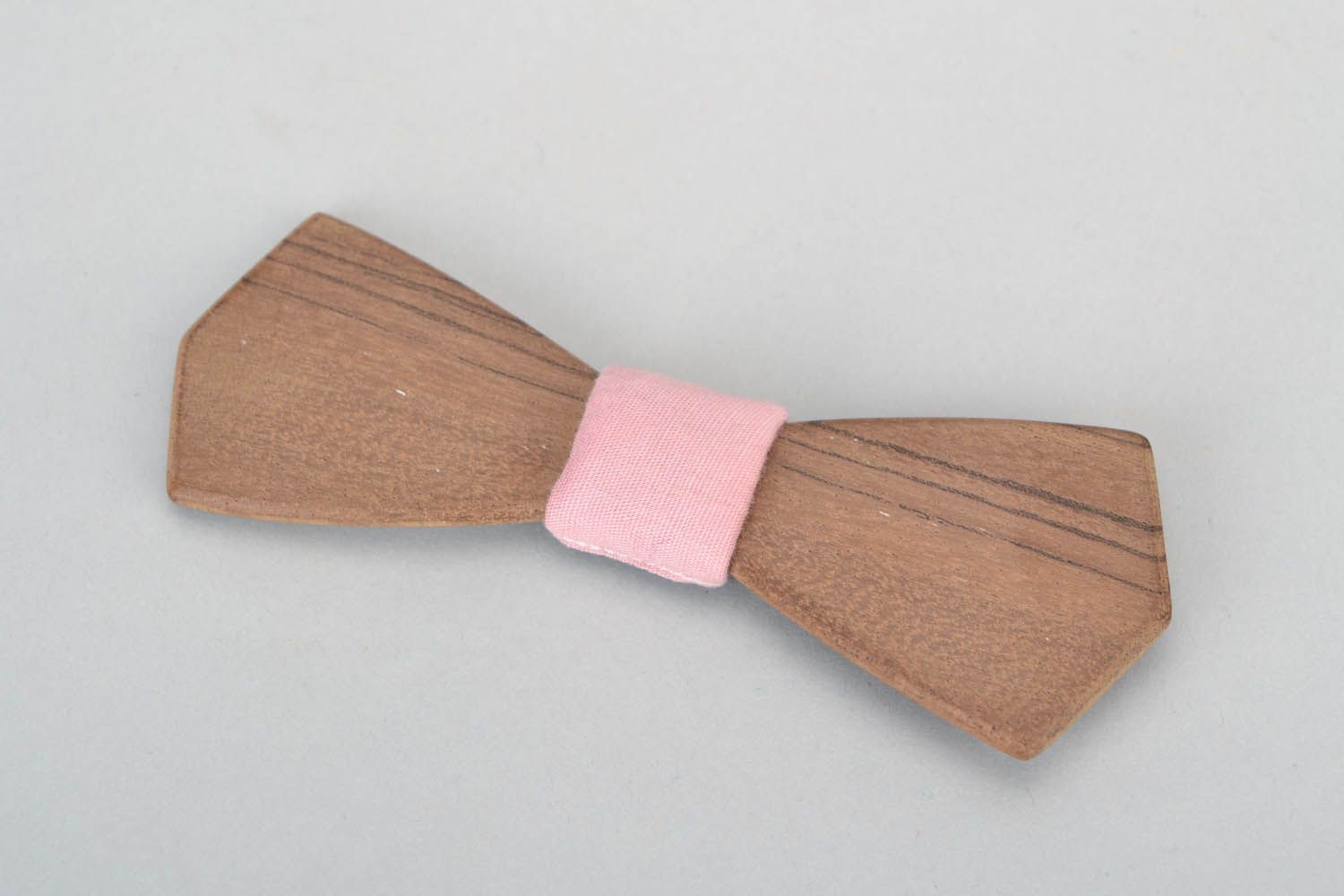 Wooden bow tie for men photo 2