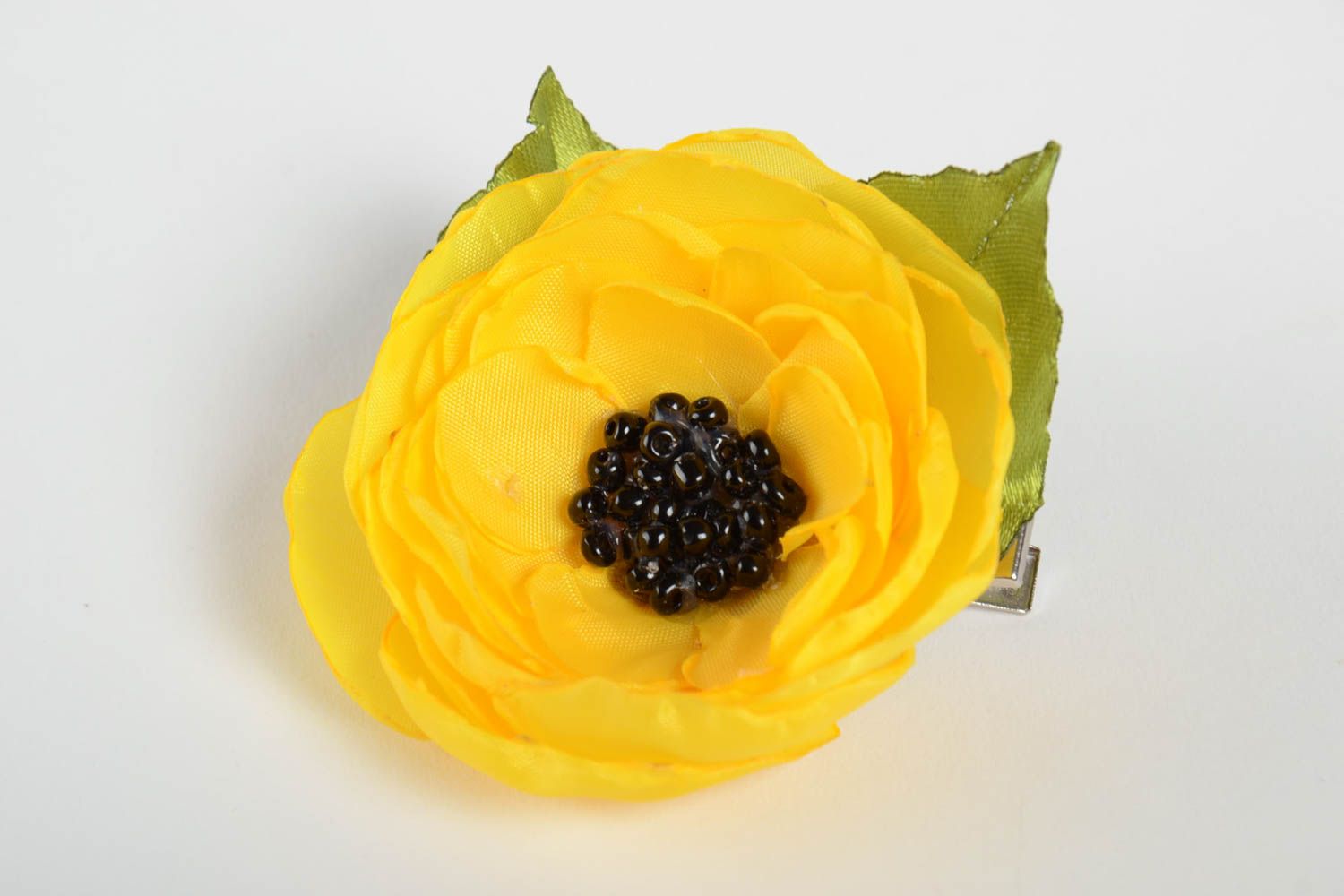 Barrette fleur jaune faite main Accessoire cheveux en tissu Cadeau pour femme photo 5