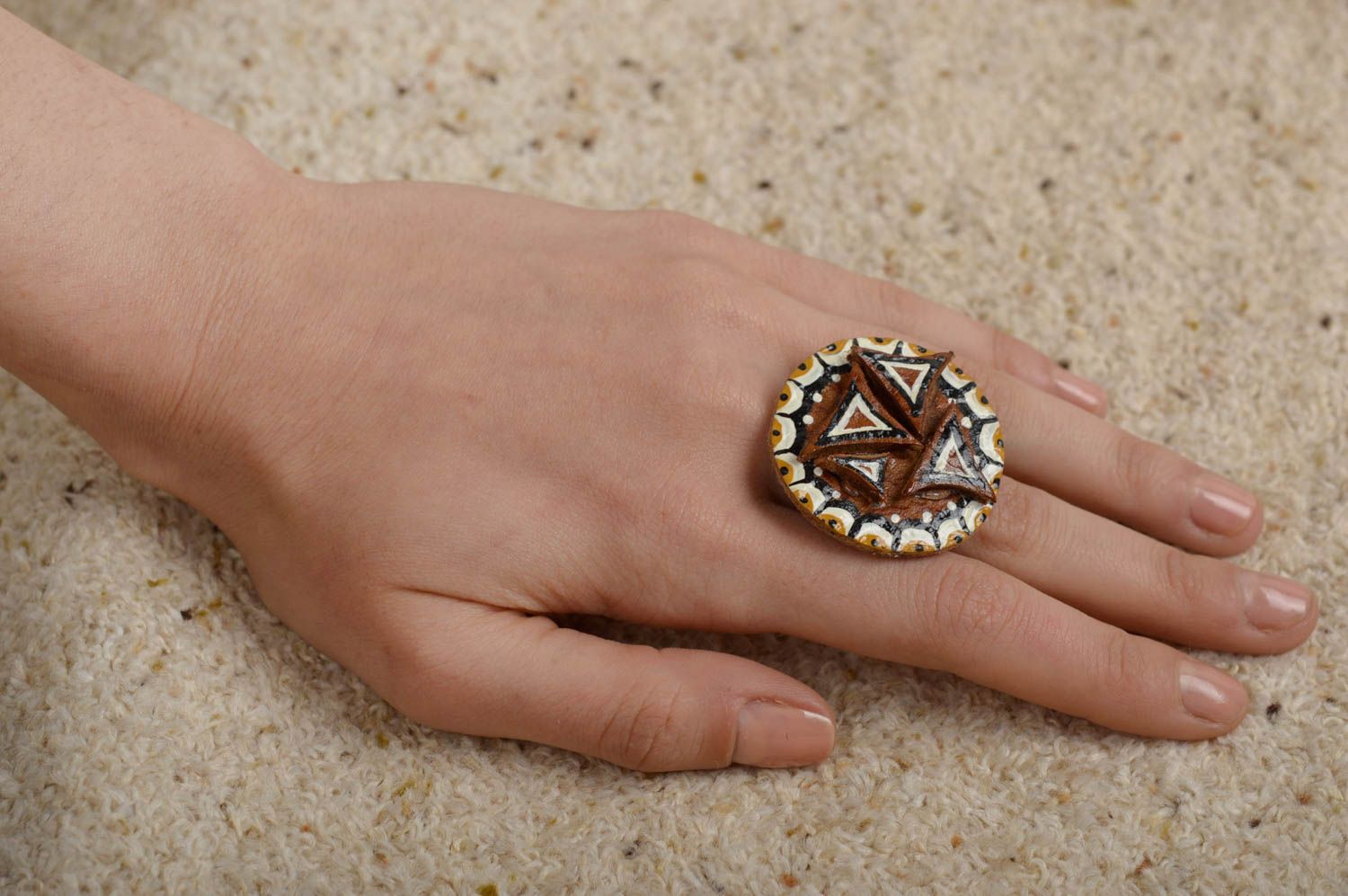 Modischer Leder Schmuck handmade Ring am Finger Damen Modeschmuck mit Bemalung foto 1