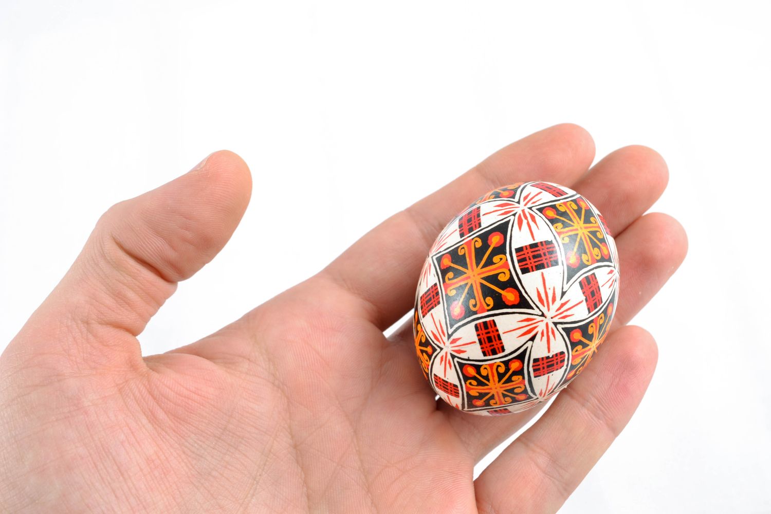 Пасхальное яйцо ручной работы с росписью крестами фото 2