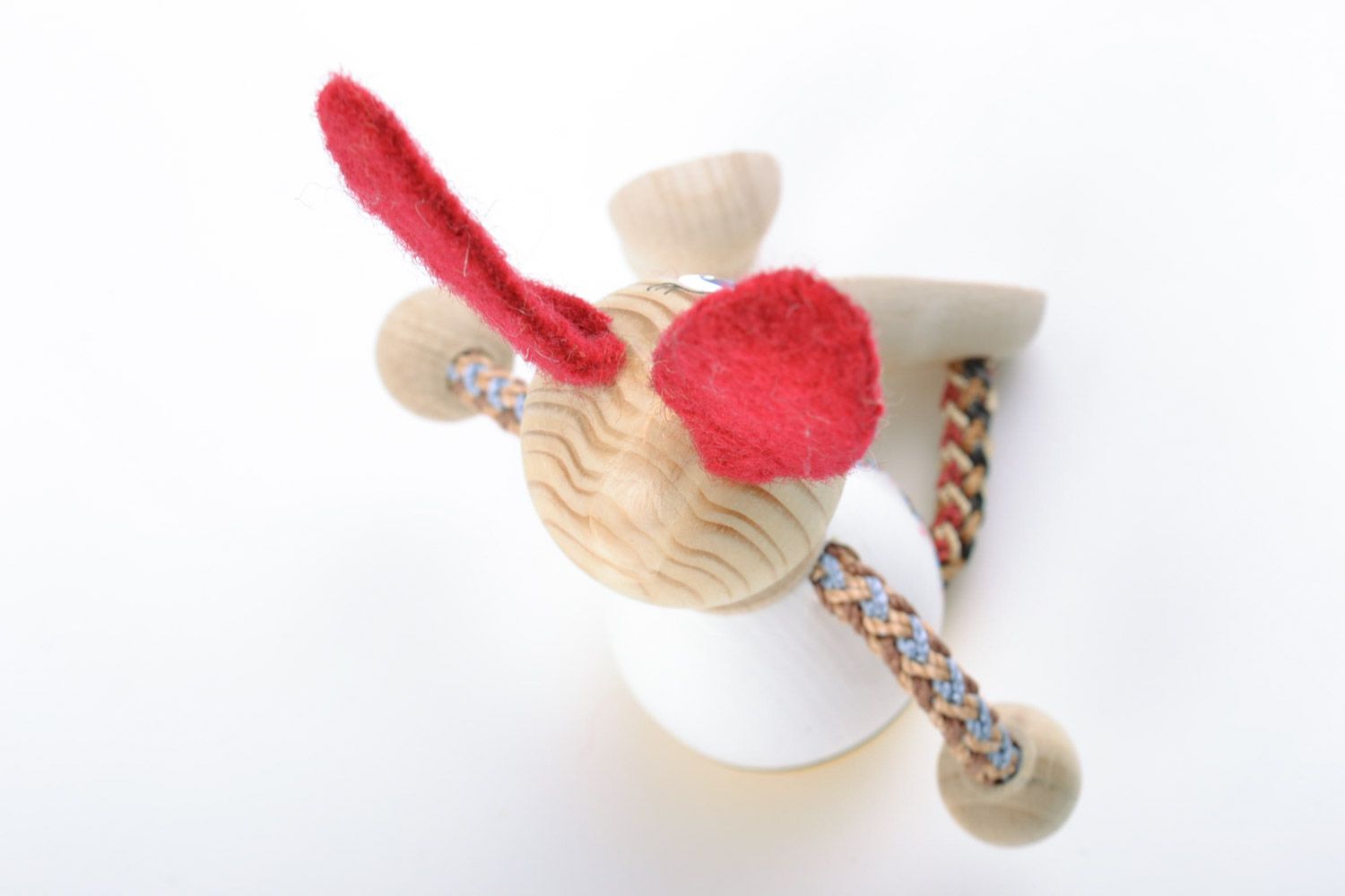 Деревянная эко игрушка зайчонок с подвижными лапками маленький ручной работы фото 5
