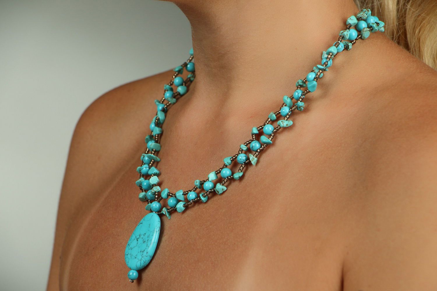 Collier avec turquoise et perles de rocailles photo 5