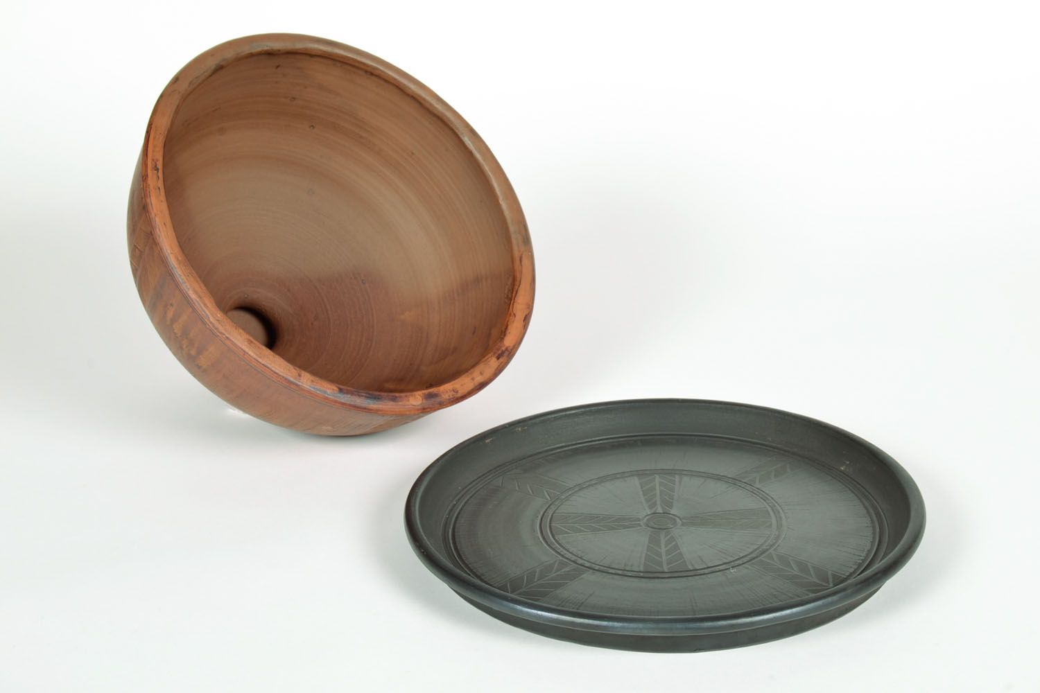 Portapane fatto a mano piatto con coperchio in argilla prodotti in ceramica
 foto 3