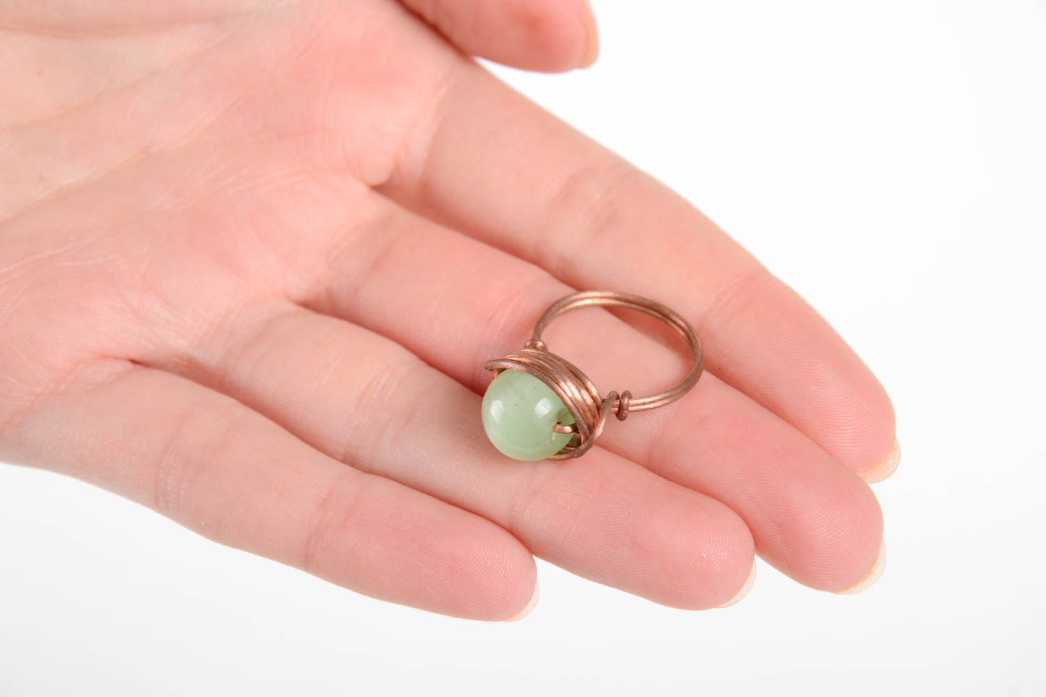 Stilvoller Metall Schmuck Ring am Finger aus Kupfer Damen Modeschmuck wire wrap  foto 3