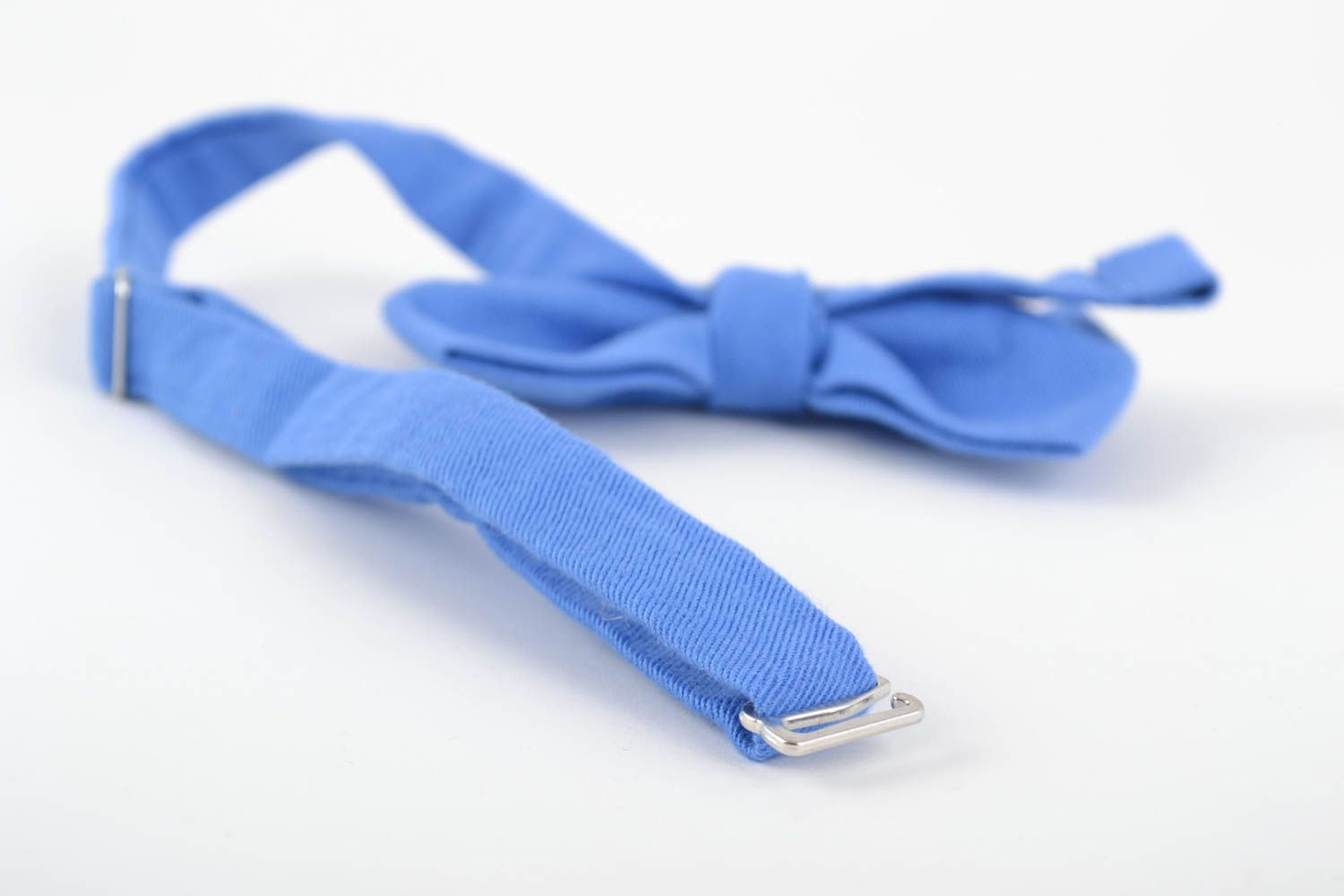 Beautiful bright handmade designer fabric bow tie of blue color photo 3