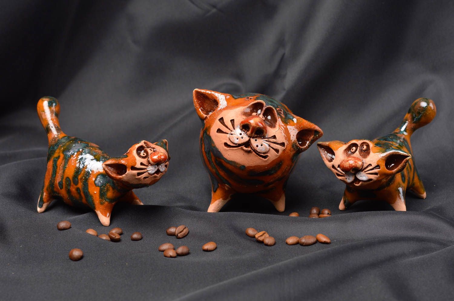 Фигурки из глины подарок ручной работы набор статуэток 3 штуки в виде котов фото 1
