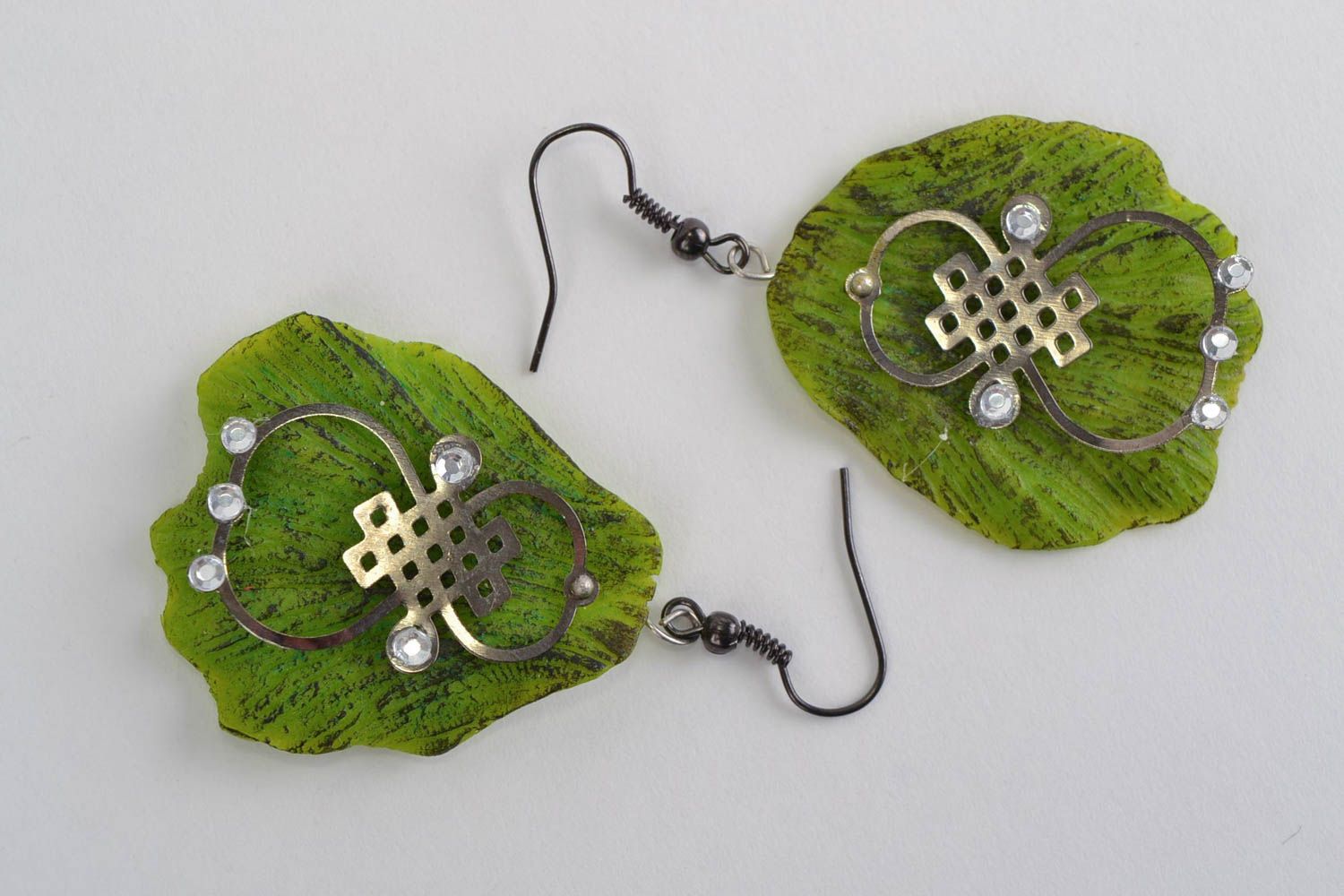 Handmade green plastic dangle earrings in the shape of leaves photo 3