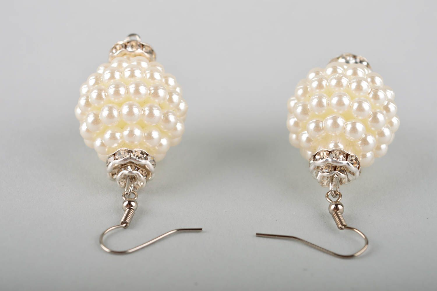 Boucles d'oreilles blanches Bijou fait main en fausses perles Cadeau femme photo 5