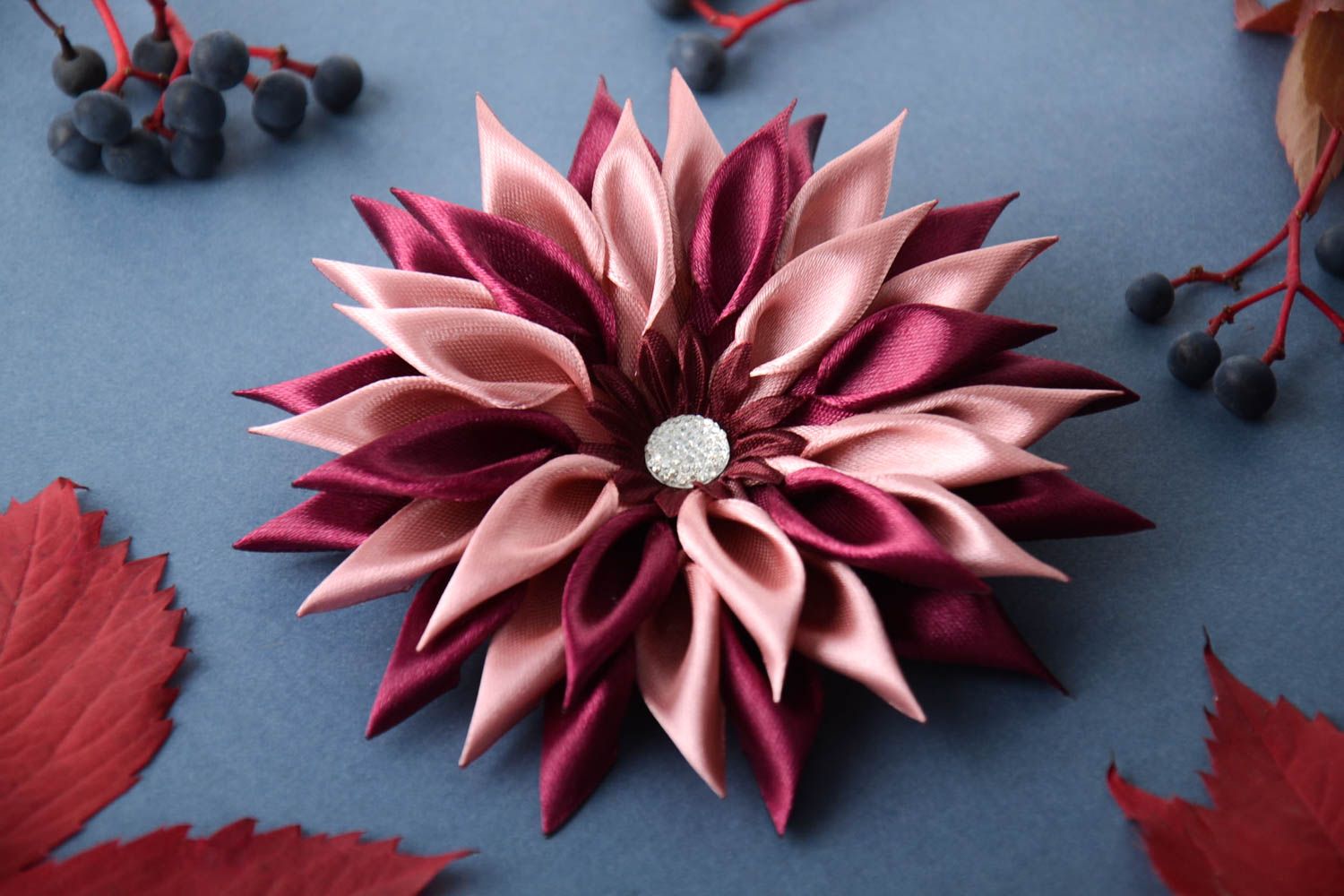 Заколка ручной работы необычная красивая бижутерия аксессуар для волос цветок фото 1