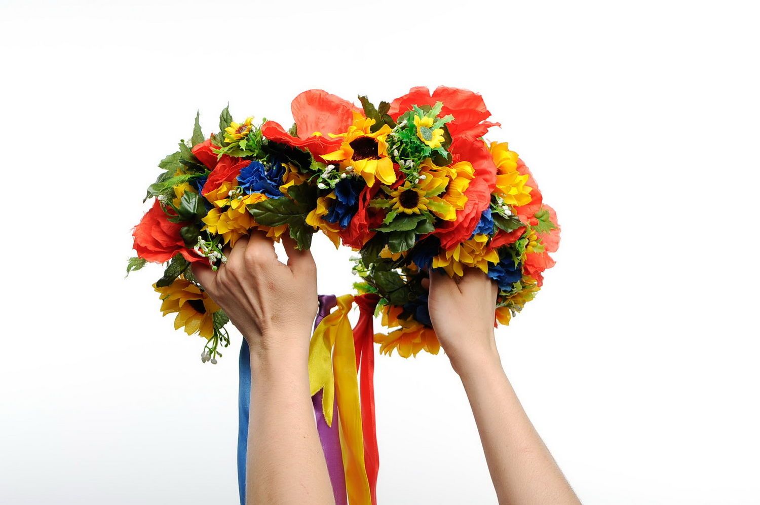 Ghirlanda con fiori belli fatta a mano accessorio originale d'autore da donna
 foto 2