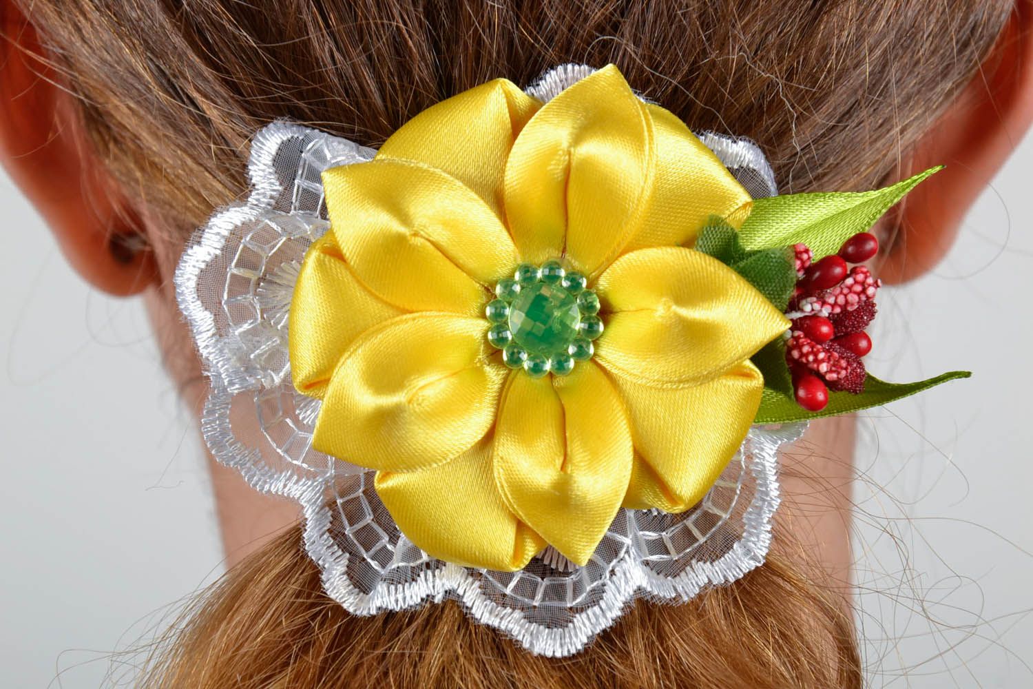 Атласная резинка для волос Желтый цветок фото 5