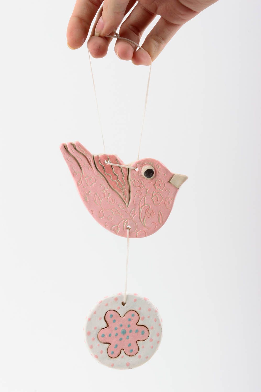 Панно на стену подарок ручной работы предмет декора из глины Розовая птичка фото 2
