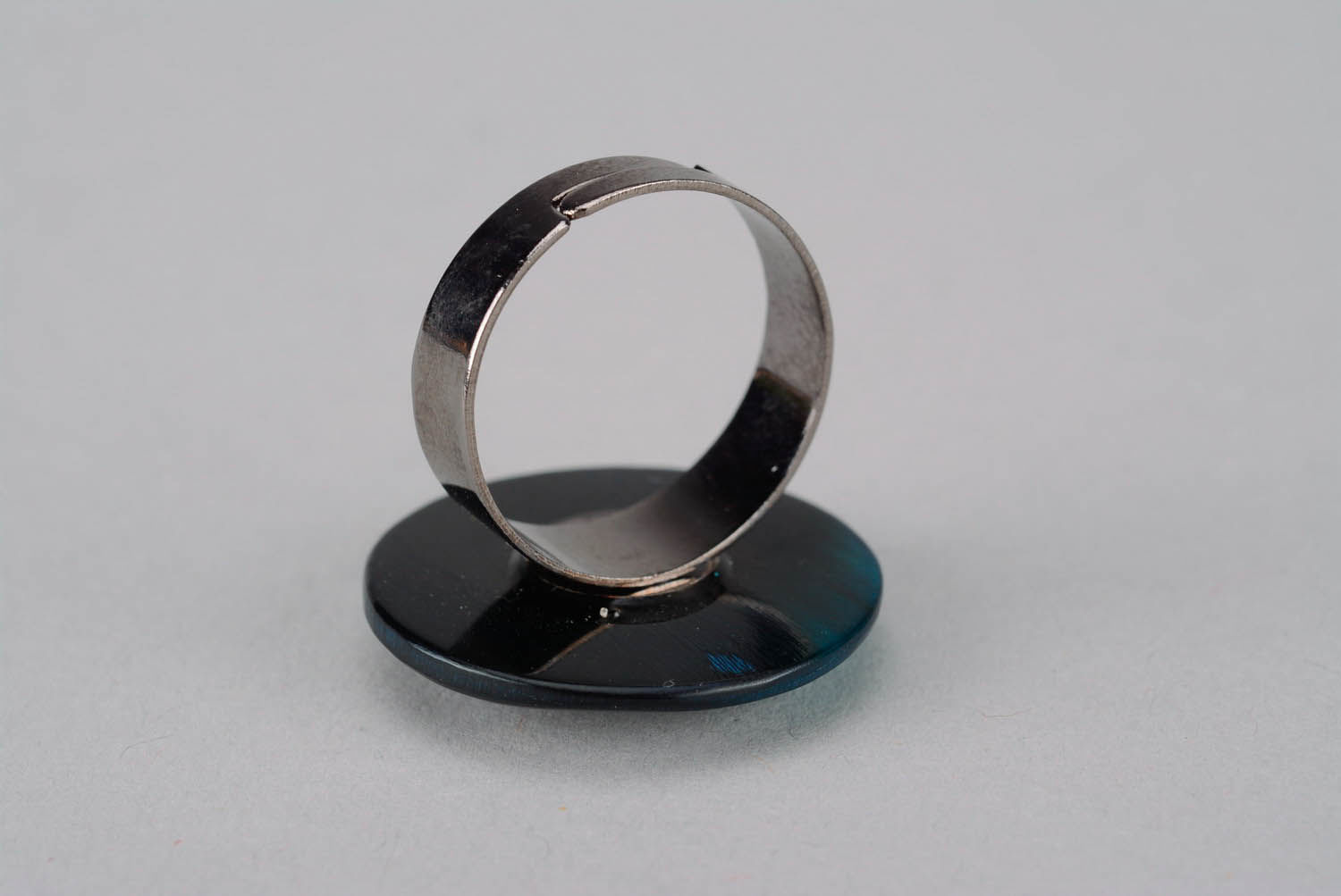 Türkisblauer Ring aus Kuhhorn foto 3