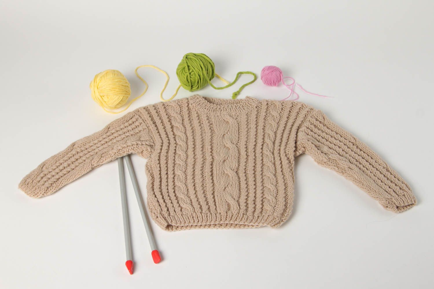 Детская одежда ручной работы джемпер спицами вязаный свитер серый теплый фото 1