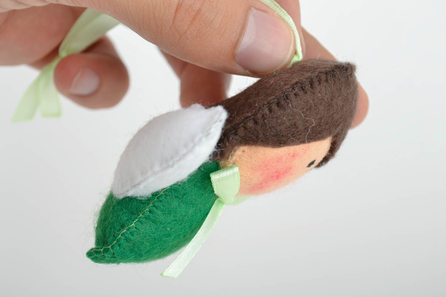 Schöner kleiner Filz Engel Spielzeug mit Schlaufe handmade für Kinder und Dekor foto 2