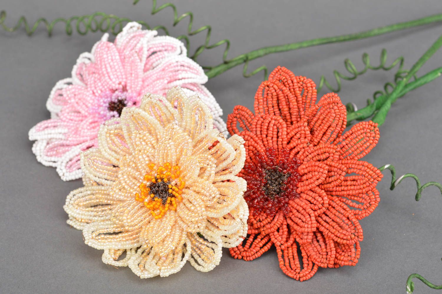 Künstliche Blumen aus Glasperlen 3 Stück Gerbera handmade Schmuck für Haus Dekor foto 2