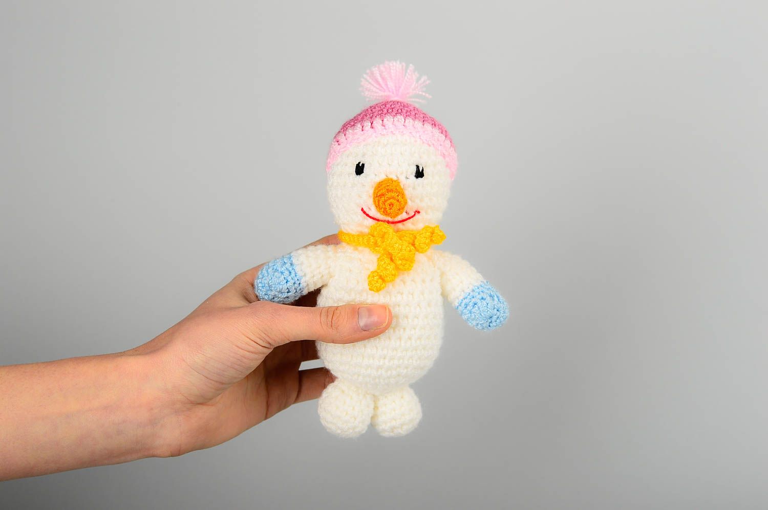 Peluche bonhomme de neige Jouet fait main en coton au crochet Déco chambre photo 2
