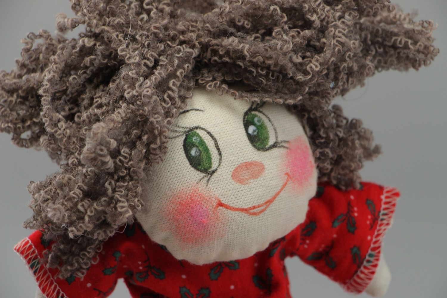 Petite poupée faite main en tenue rouge faite main cadeau pour enfant  photo 2