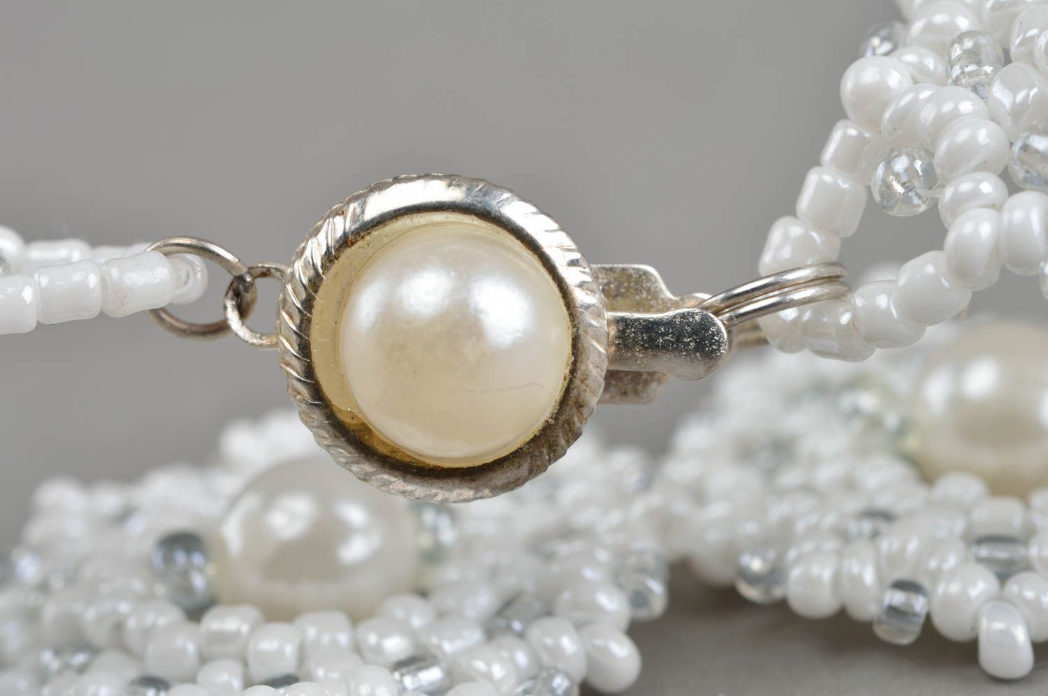 Bracelet en perles de rocaille fait main blanc bijou Perles sur la neige photo 4