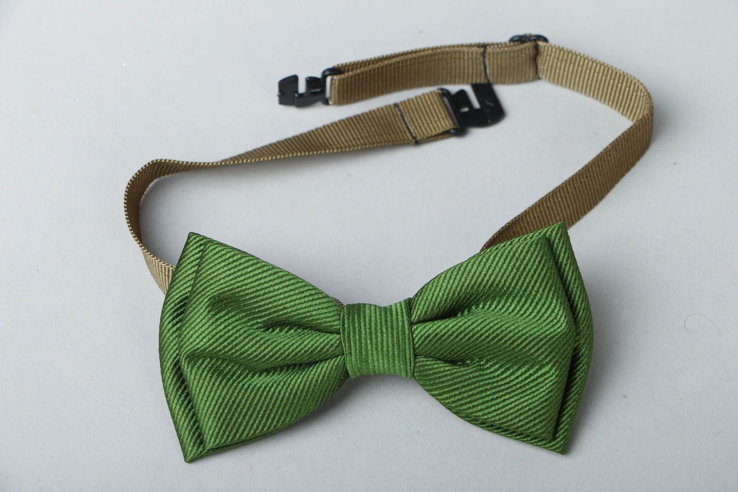 Текстильный галстук-бабочка Зеленая трава фото 1