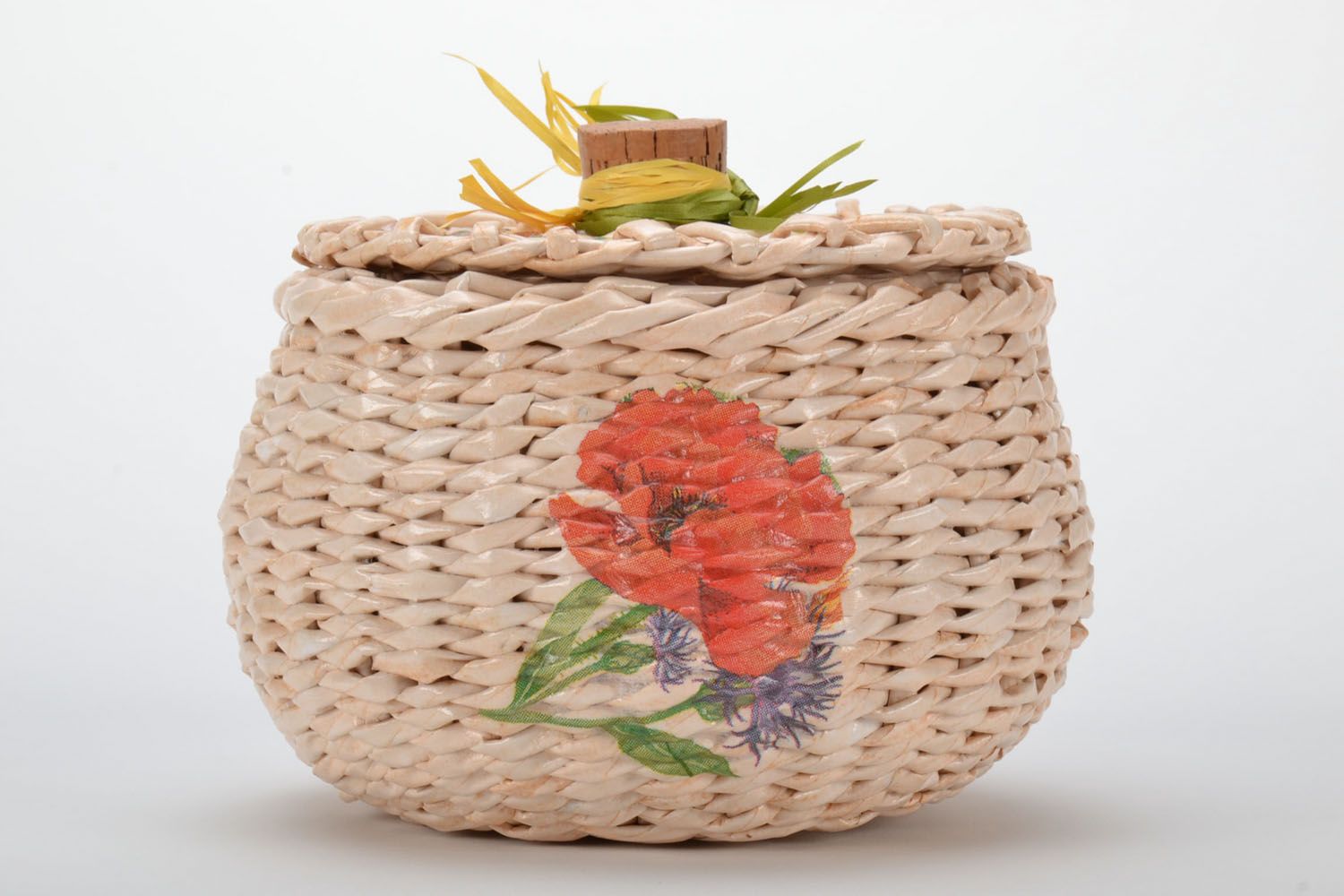 Woven basket with lid photo 2