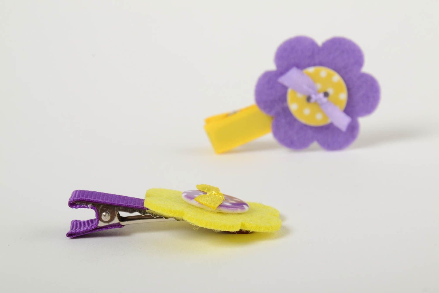 Детские заколки цветы из ткани фиолетовые с желтым набор из 2 шт ручная работа фото 4