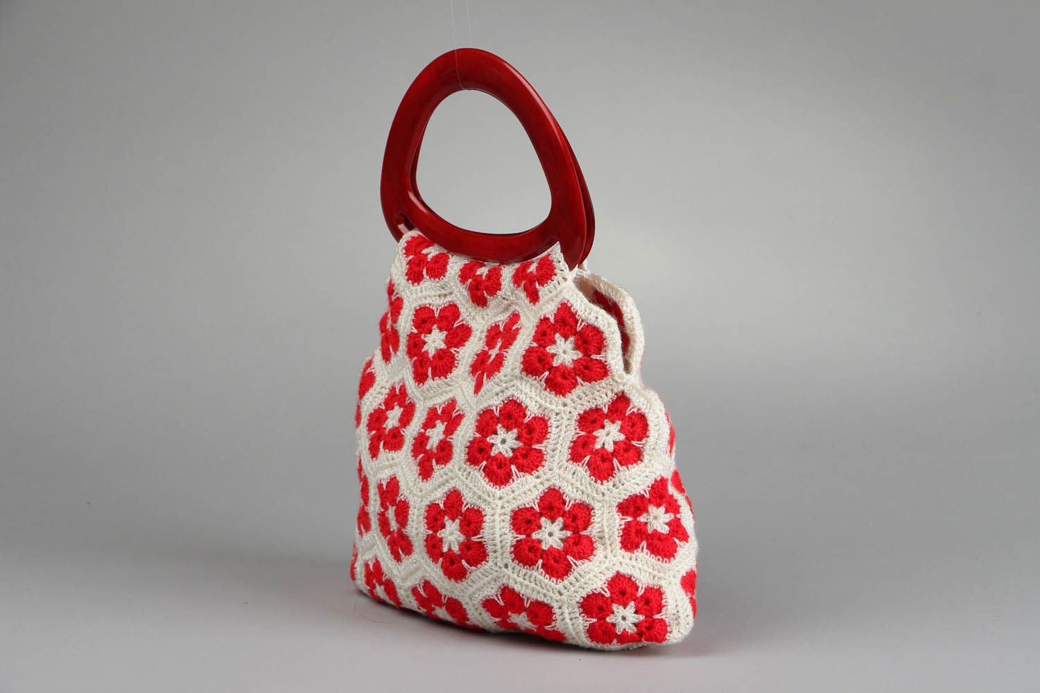 Bolsa crochet con flores rojas foto 2