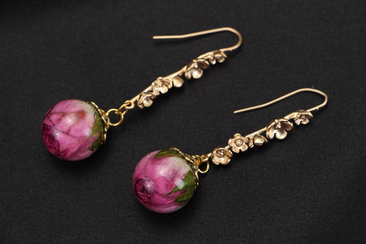 Long pendant earrings with natural rose photo 2