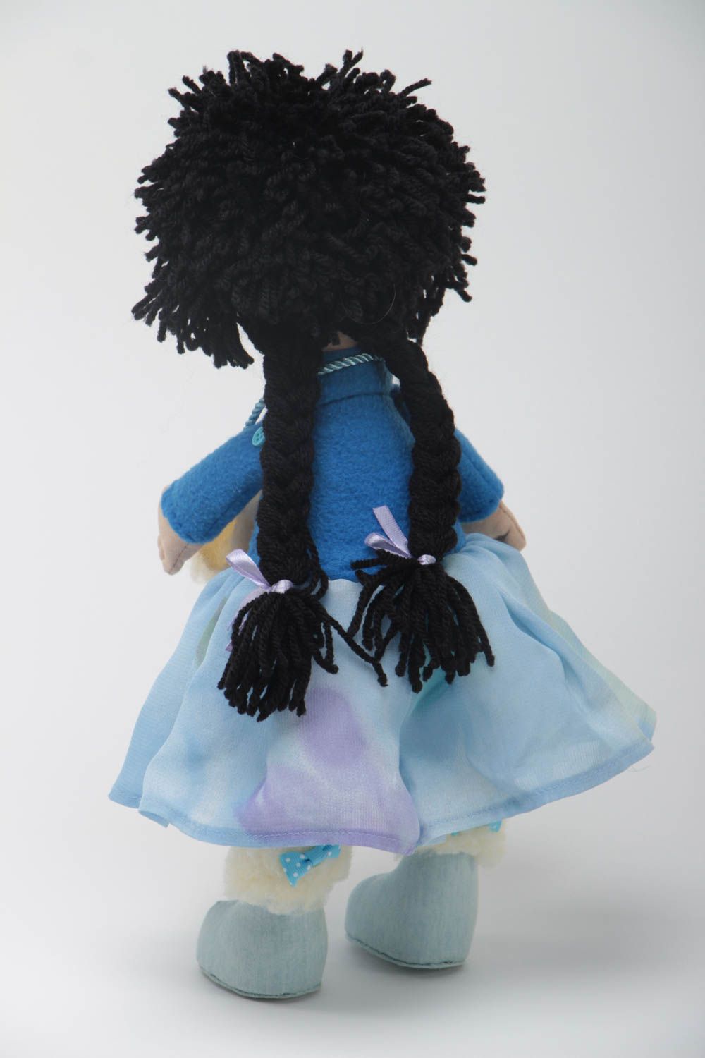 Мягкая кукла ручной работы тканевая из натуральных материалов подарок ребенку фото 4