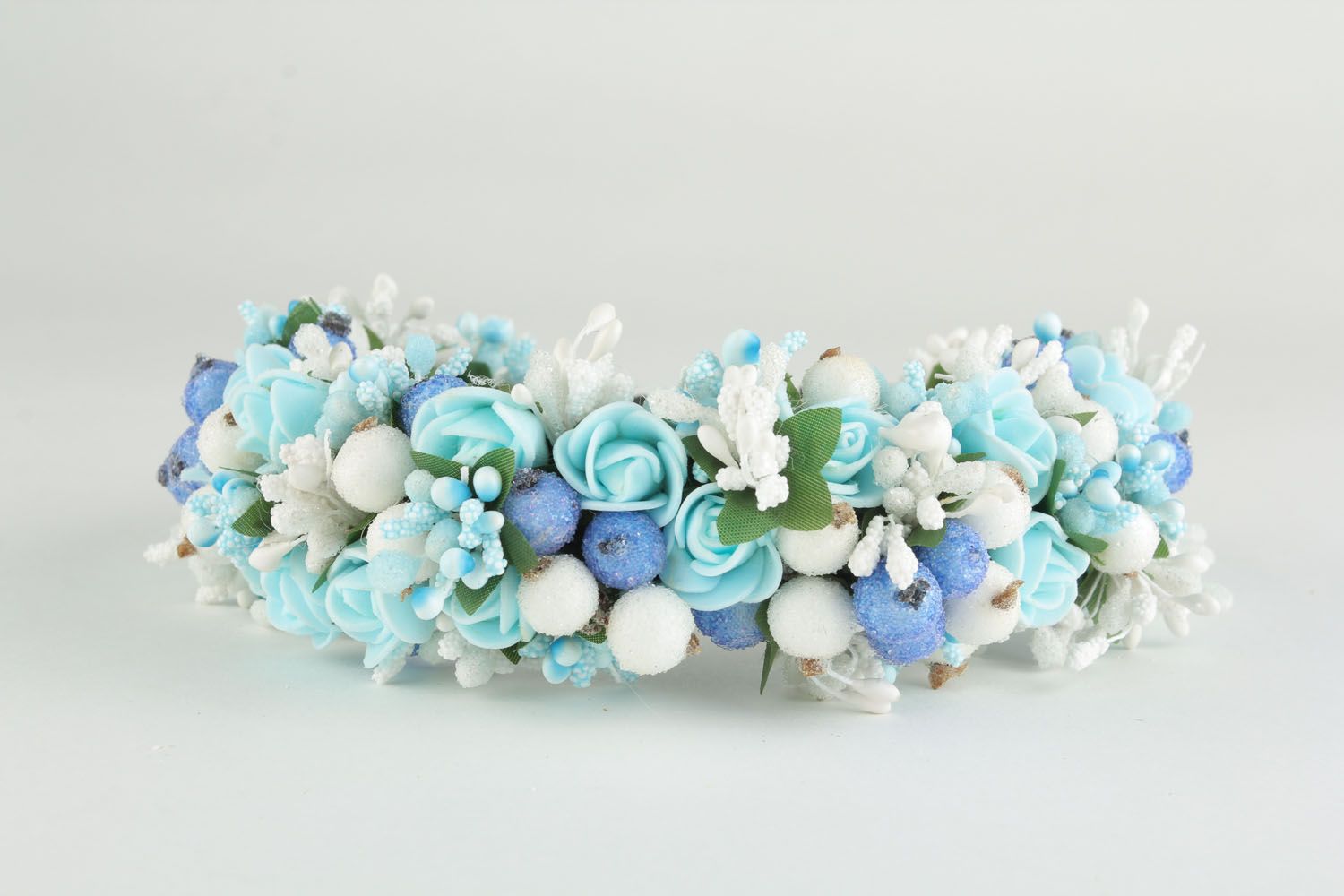 Headband with flowers and berries photo 3