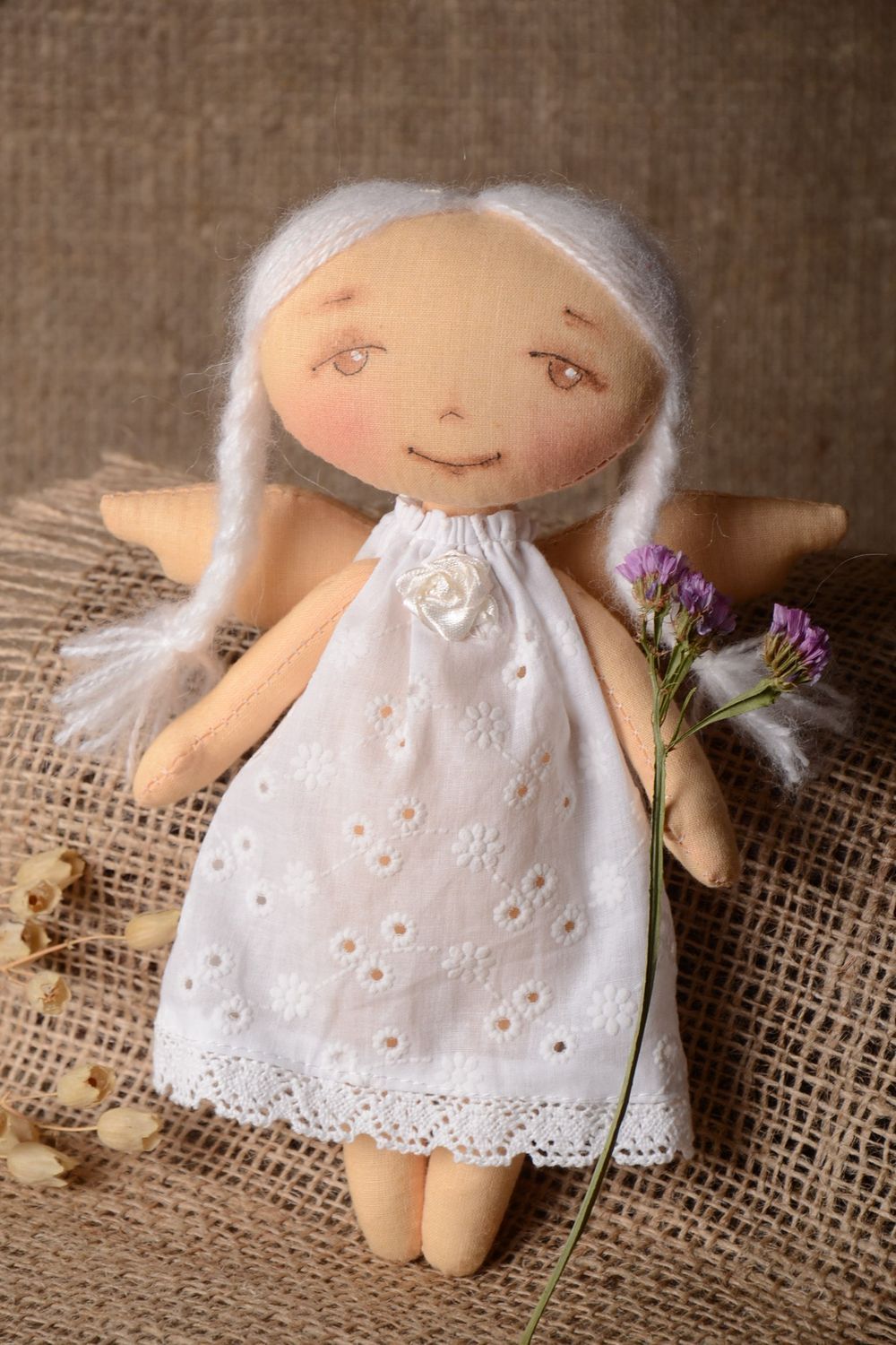 Muñeca artesanal de tela natural decoración de casa regalo original para niña foto 1