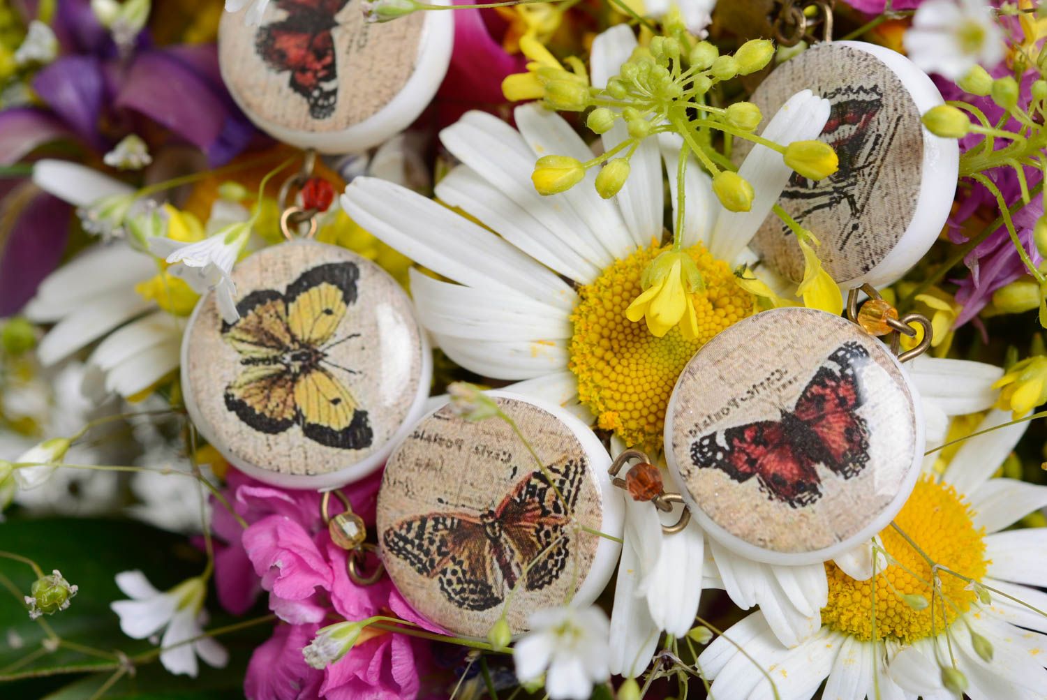 Künstler Armband aus Polymer Ton hell mit Schmetterlingen Decoupage an Kette foto 2