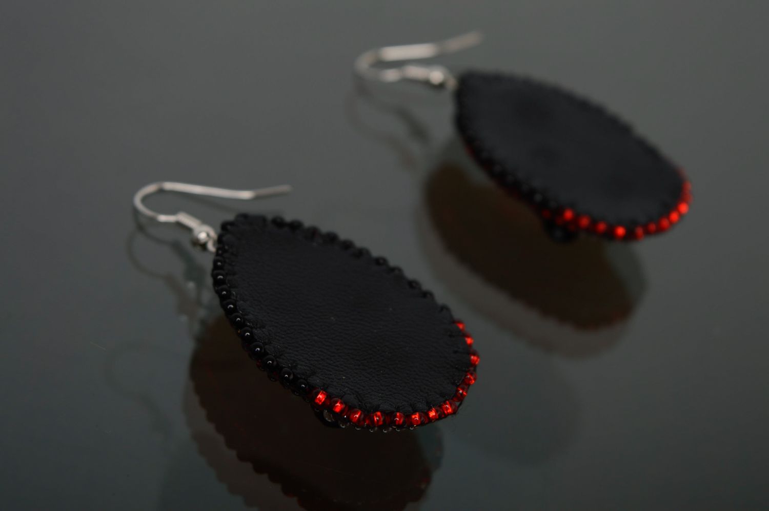 Beaded earrings on leather basis Black and Red photo 4