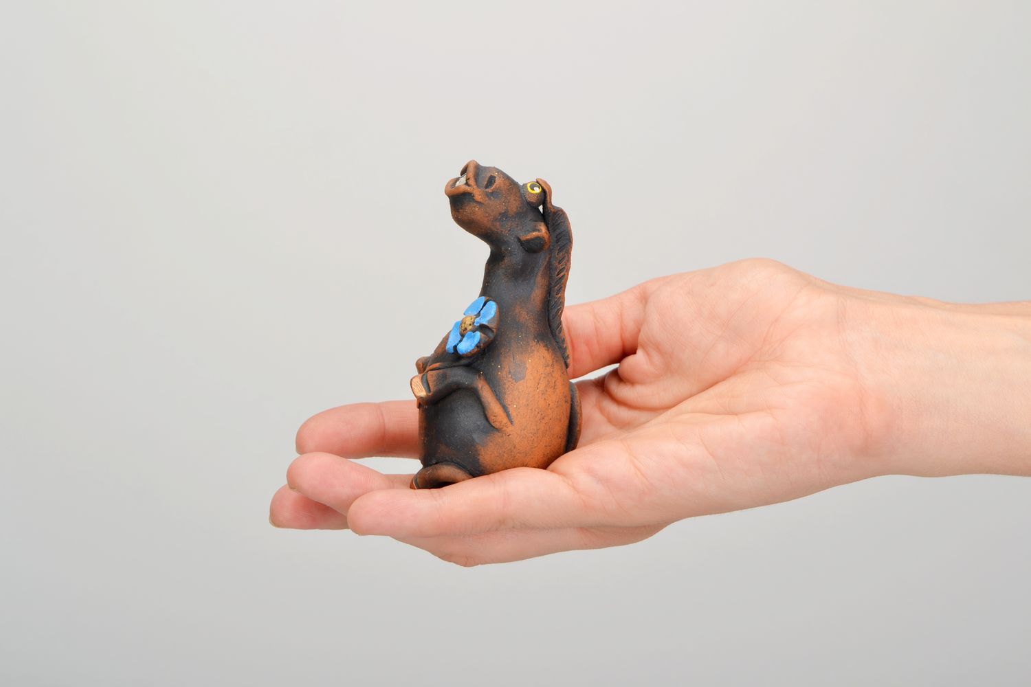 Ceramic figurine Horse with a Flower photo 2