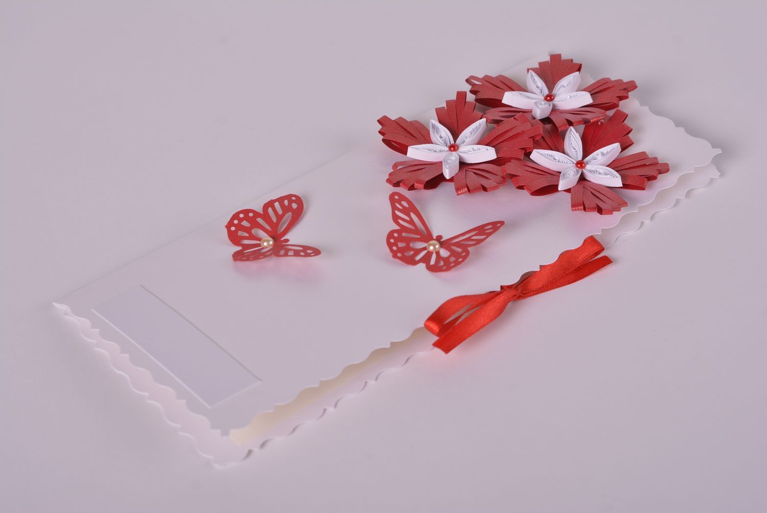 Carte de voeux quilling faite main fleurs et papillons rouges Petit cadeau photo 1
