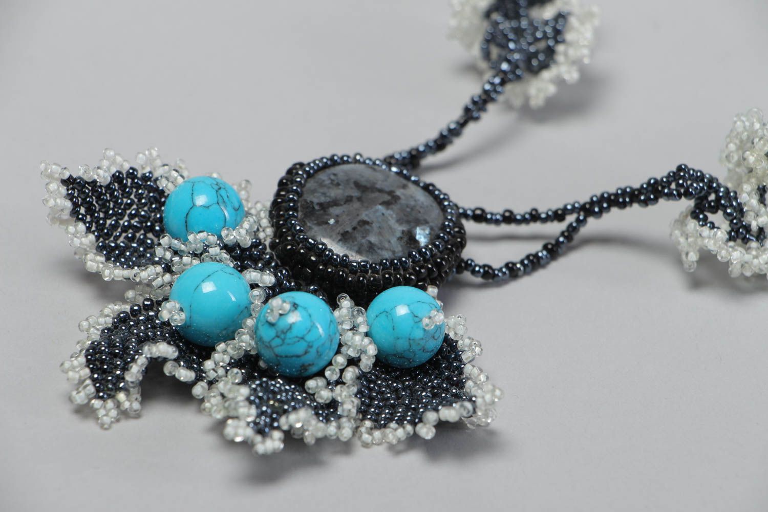 Collier fantaisie turquoise Bijoux fait main perles de rocaille Cadeau femme photo 3