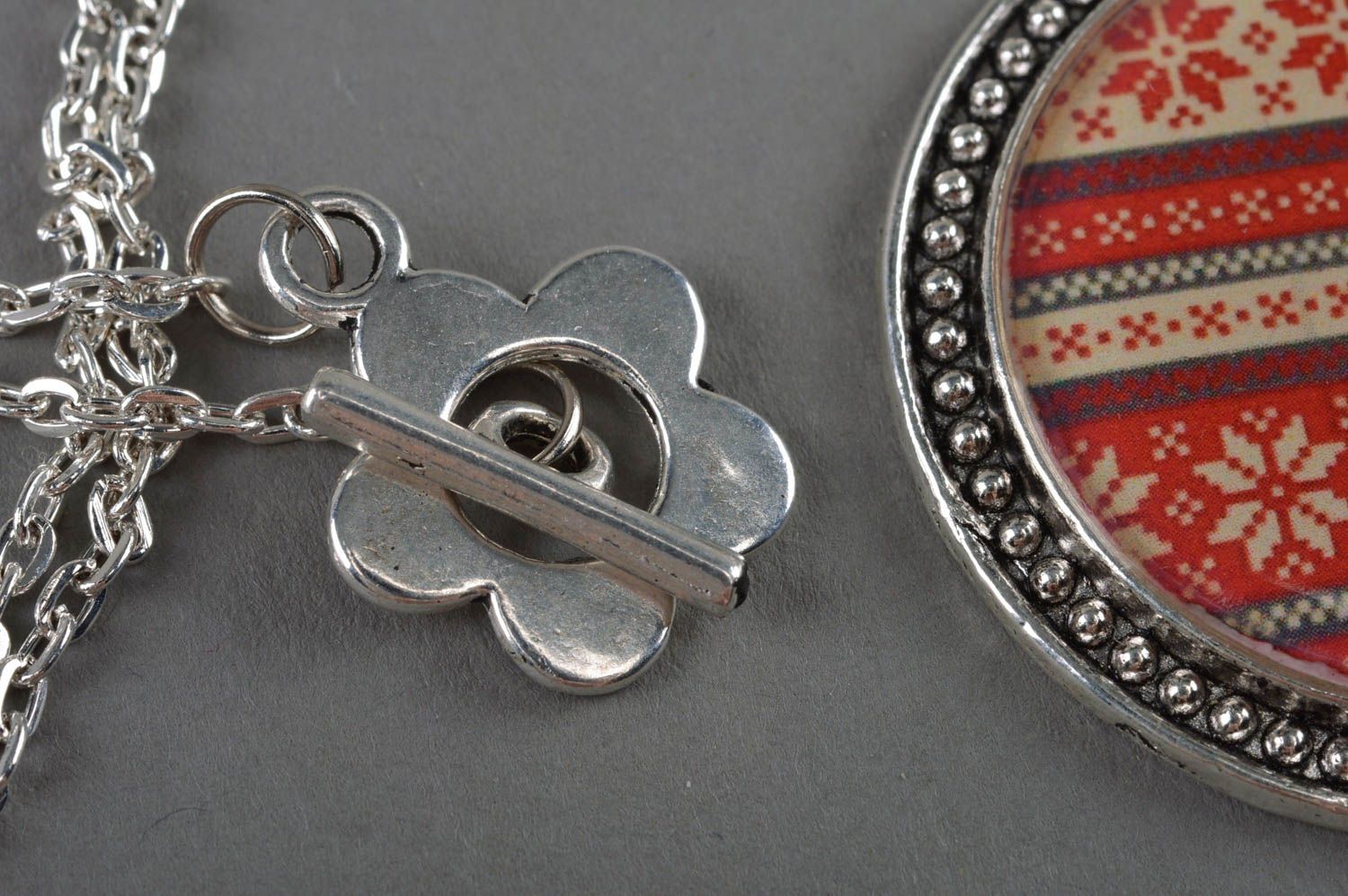 Round handmade designer epoxy pendant with ethnic pattern on metal chain photo 3
