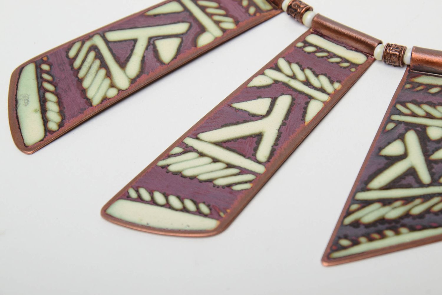 Collar de placas de cobre pintado con esmaltes calientes foto 4