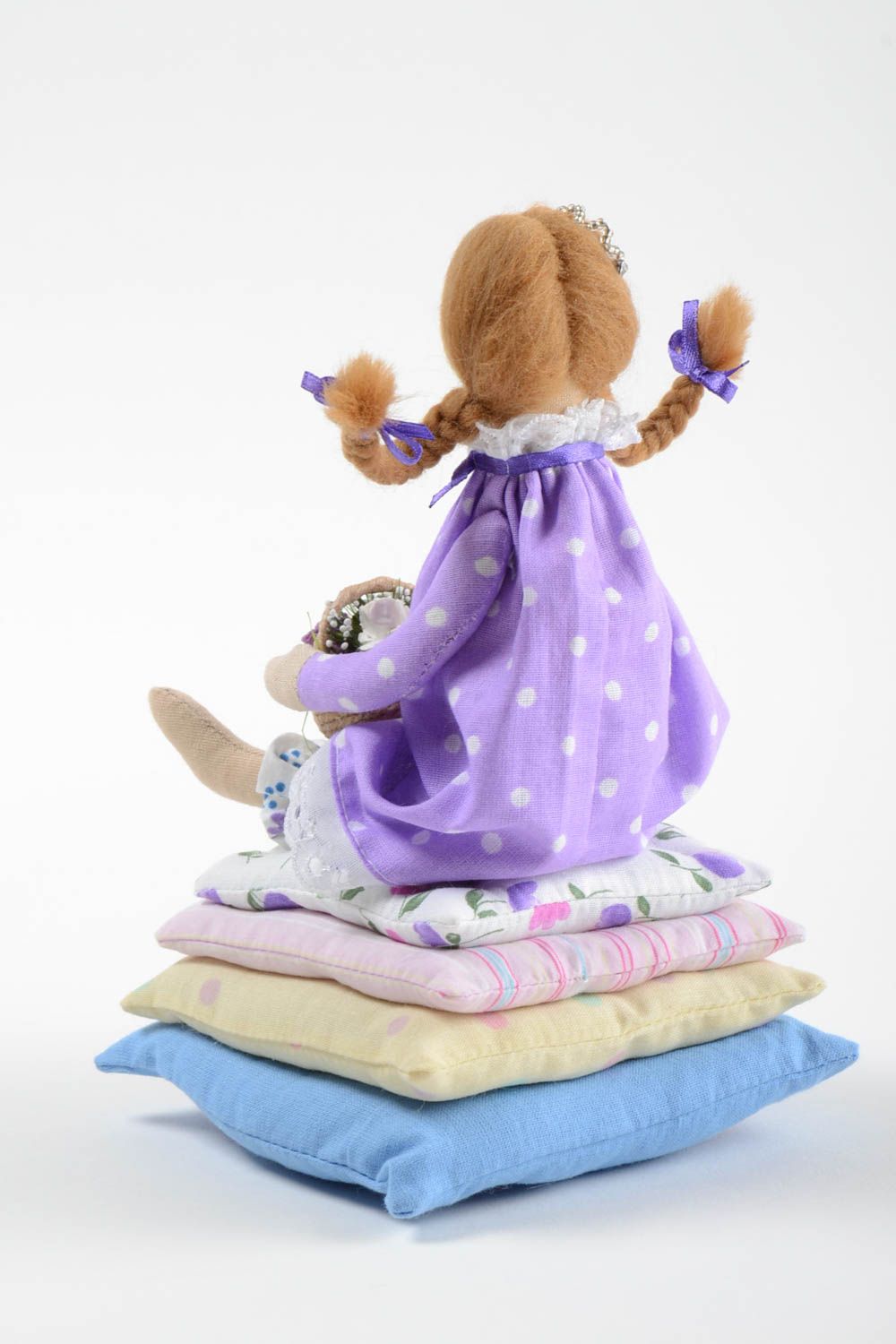 Интерьерная игрушка из хлопка мягкая авторская ручной работы Принцесса с цветами фото 4