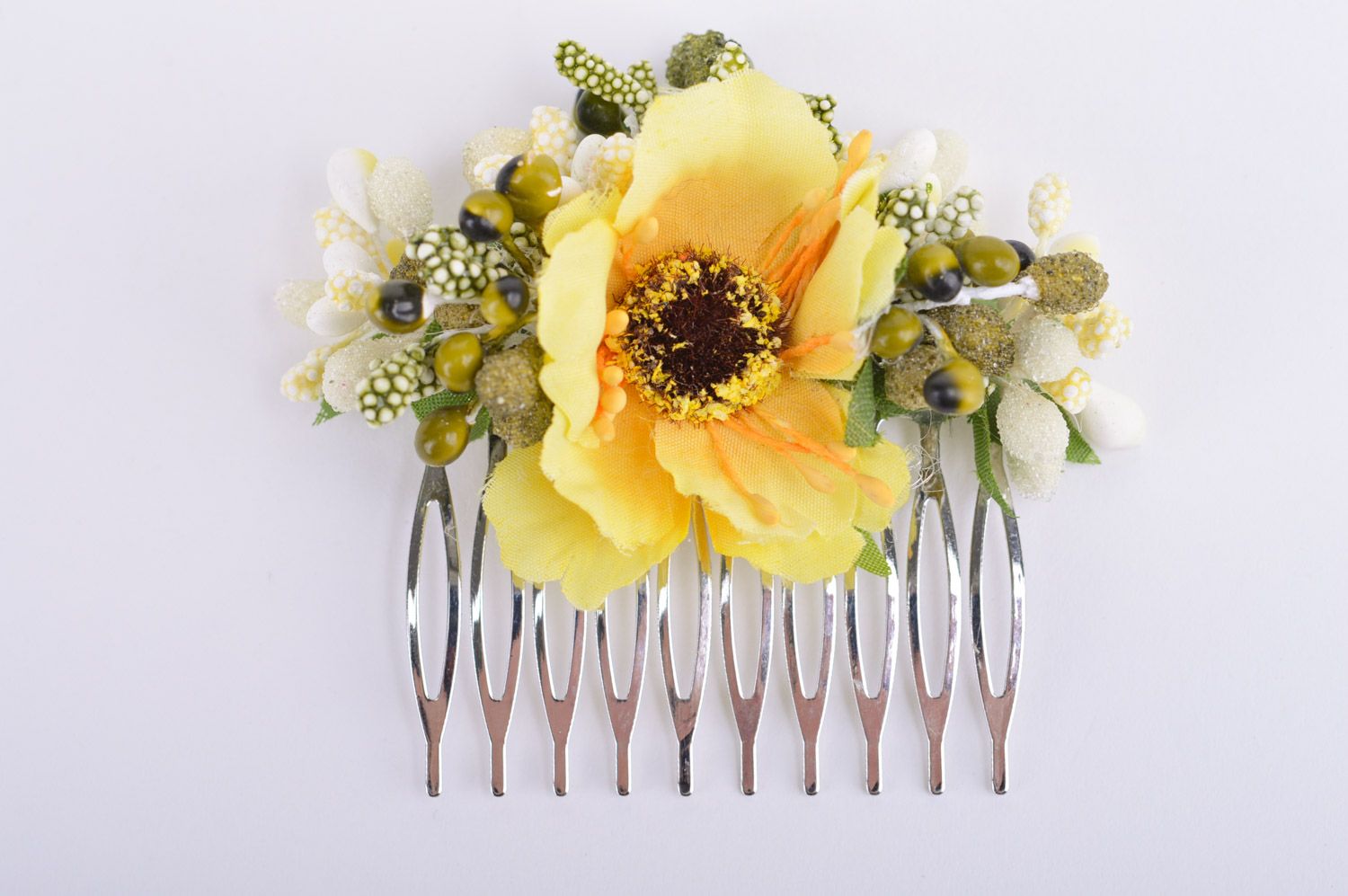 Handmade decorative metal hair comb with white and yellow fabric flowers photo 2