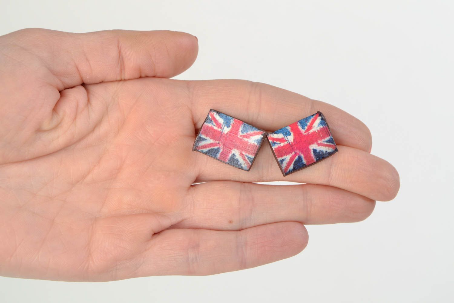 Pendientes clavos de arcilla polimérica con decoupage hechos a mano bandera del Reino Unido foto 2