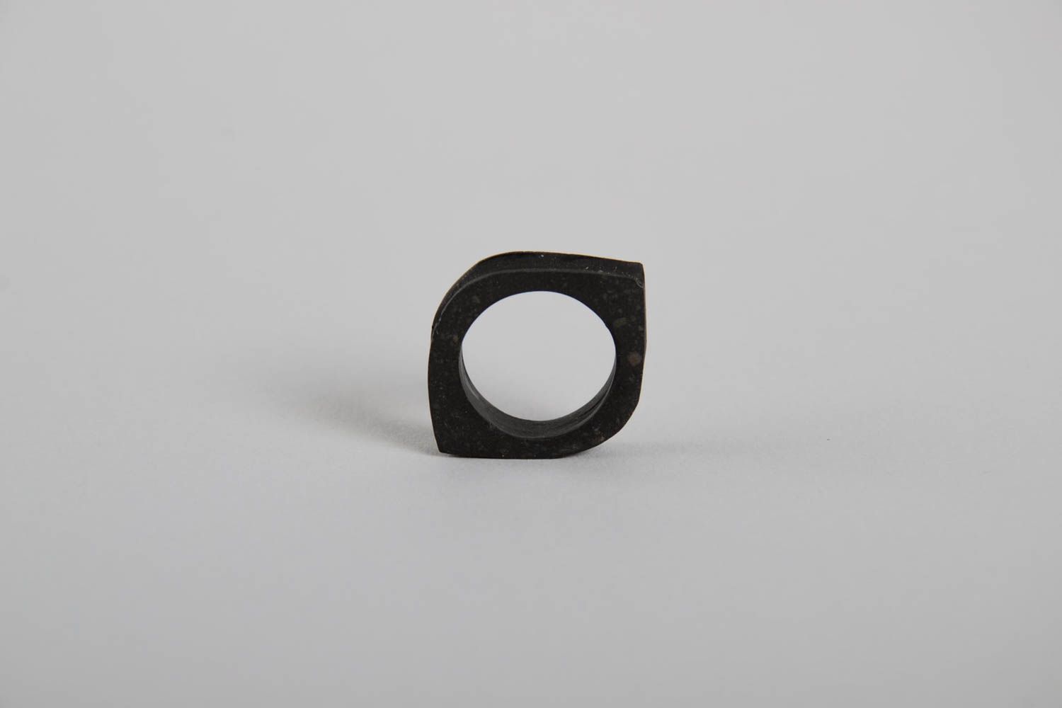 Кольцо ручной работы необычное кольцо черное стильное модное кольцо женское фото 3