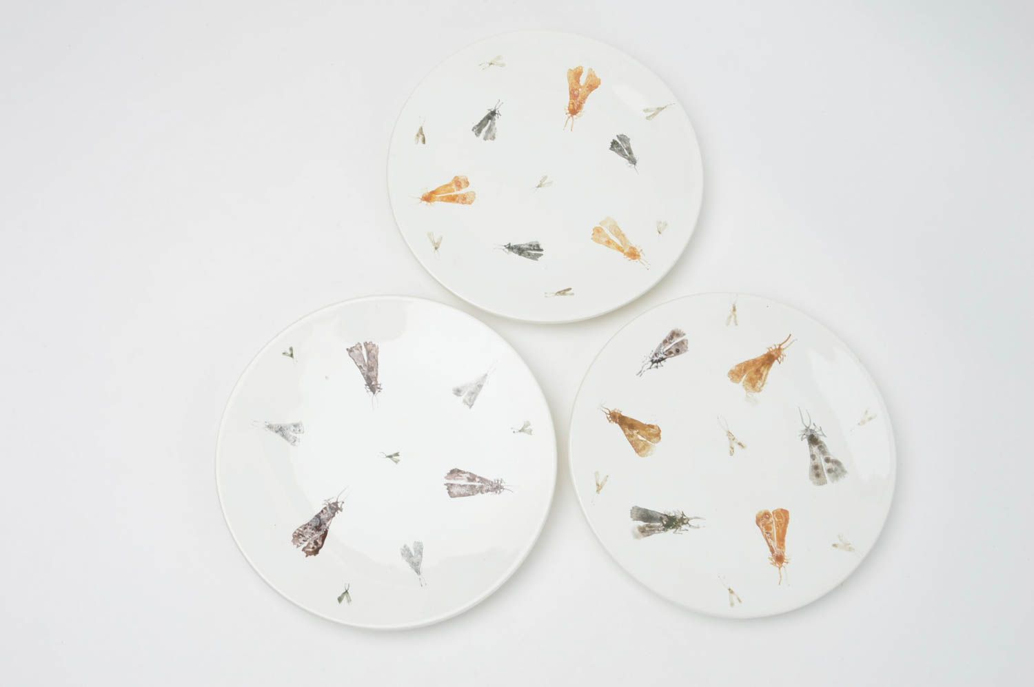 Assiettes plates Vaisselle design fait main 3 pièces Service de table céramique photo 3