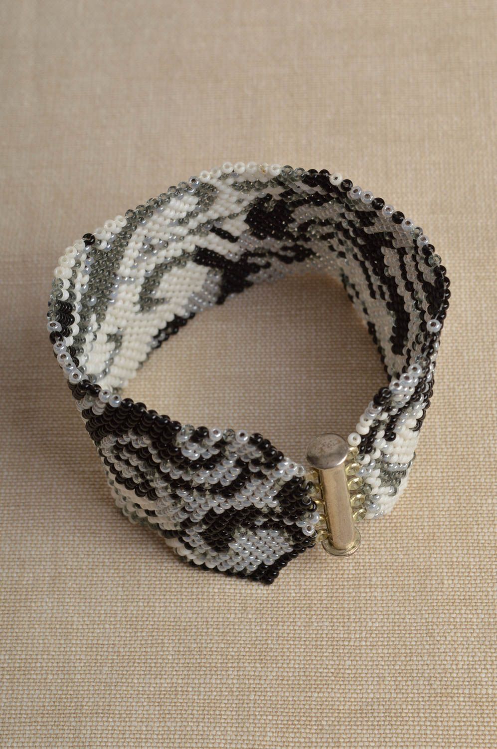 Bracelet large fait main Bijou fantaisie Cadeau femme perles de rocaille motif photo 1